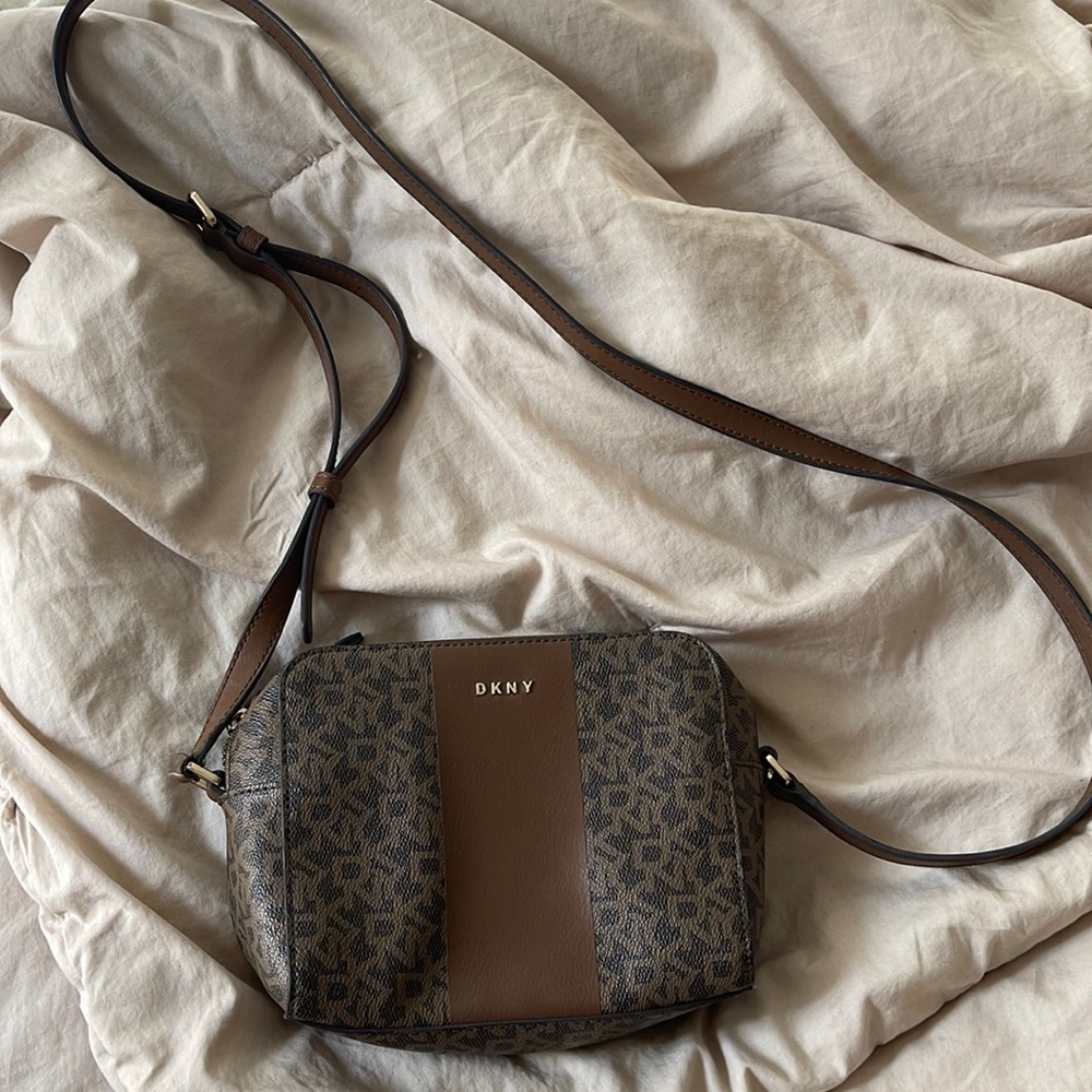 Dkny crossbody
